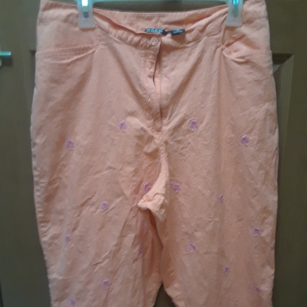 Capri pants